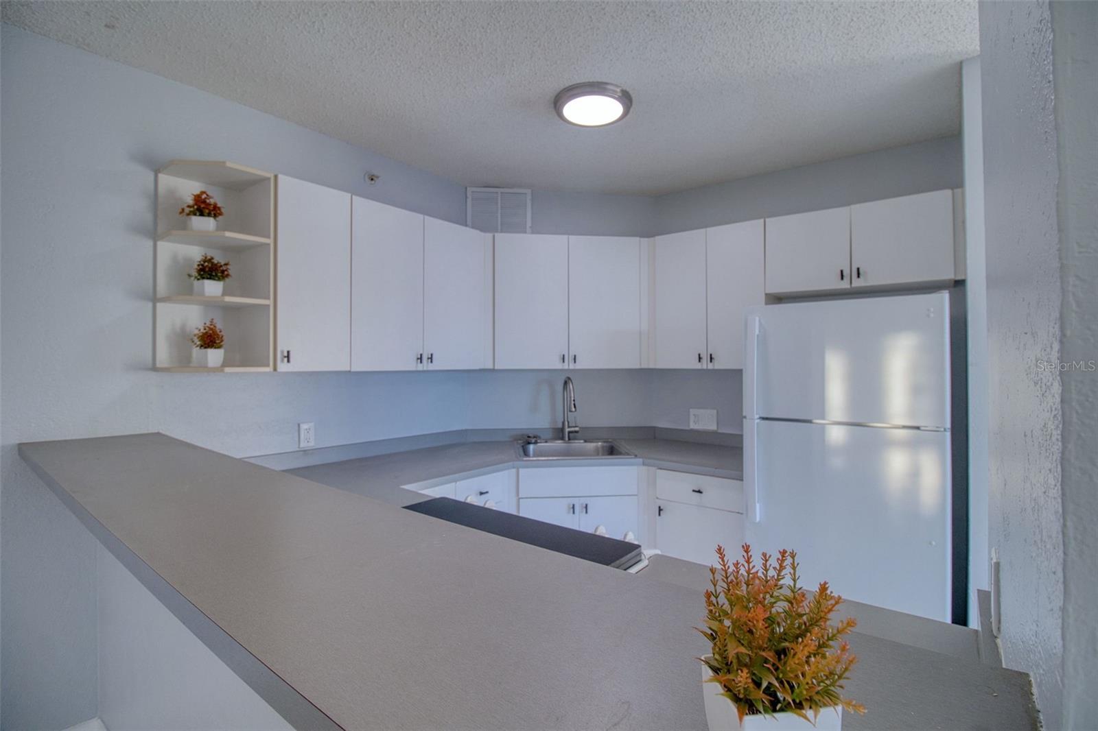 Image 4 of 33 For 3315 58 Avenue S 608