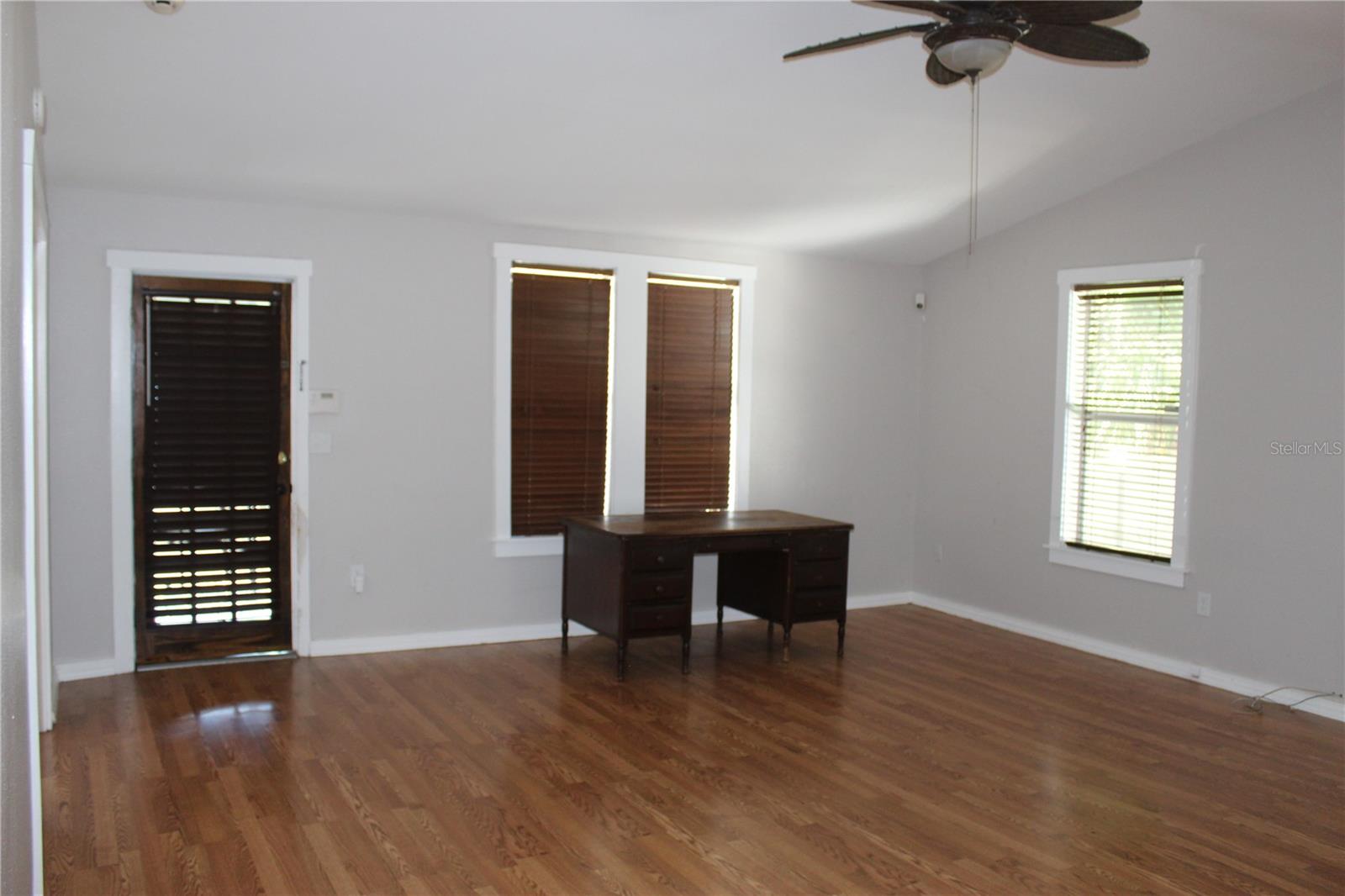 Image 3 of 14 For 1006 21st Avenue