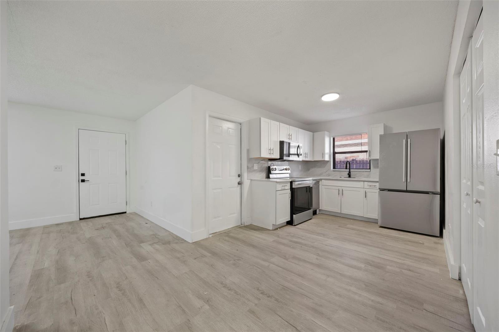 Image 15 of 47 For 3638 14th Avenue S