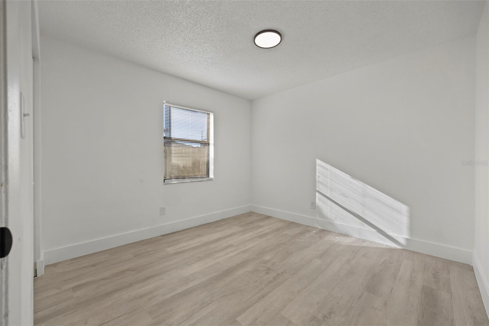 Image 24 of 47 For 3638 14th Avenue S