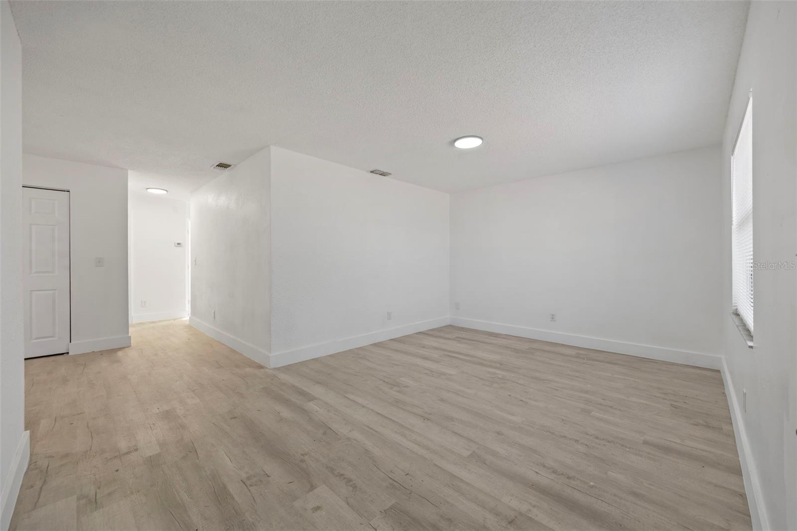 Image 8 of 47 For 3638 14th Avenue S