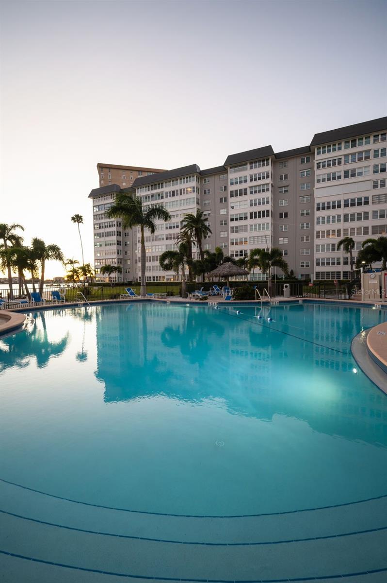 Image 18 of 32 For 5130 Brittany Drive S 807