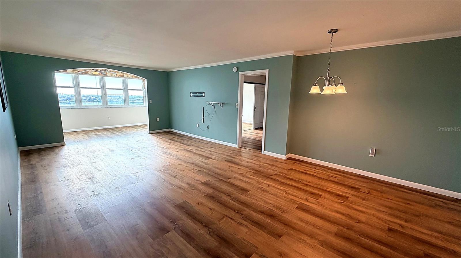 Image 3 of 32 For 5130 Brittany Drive S 807