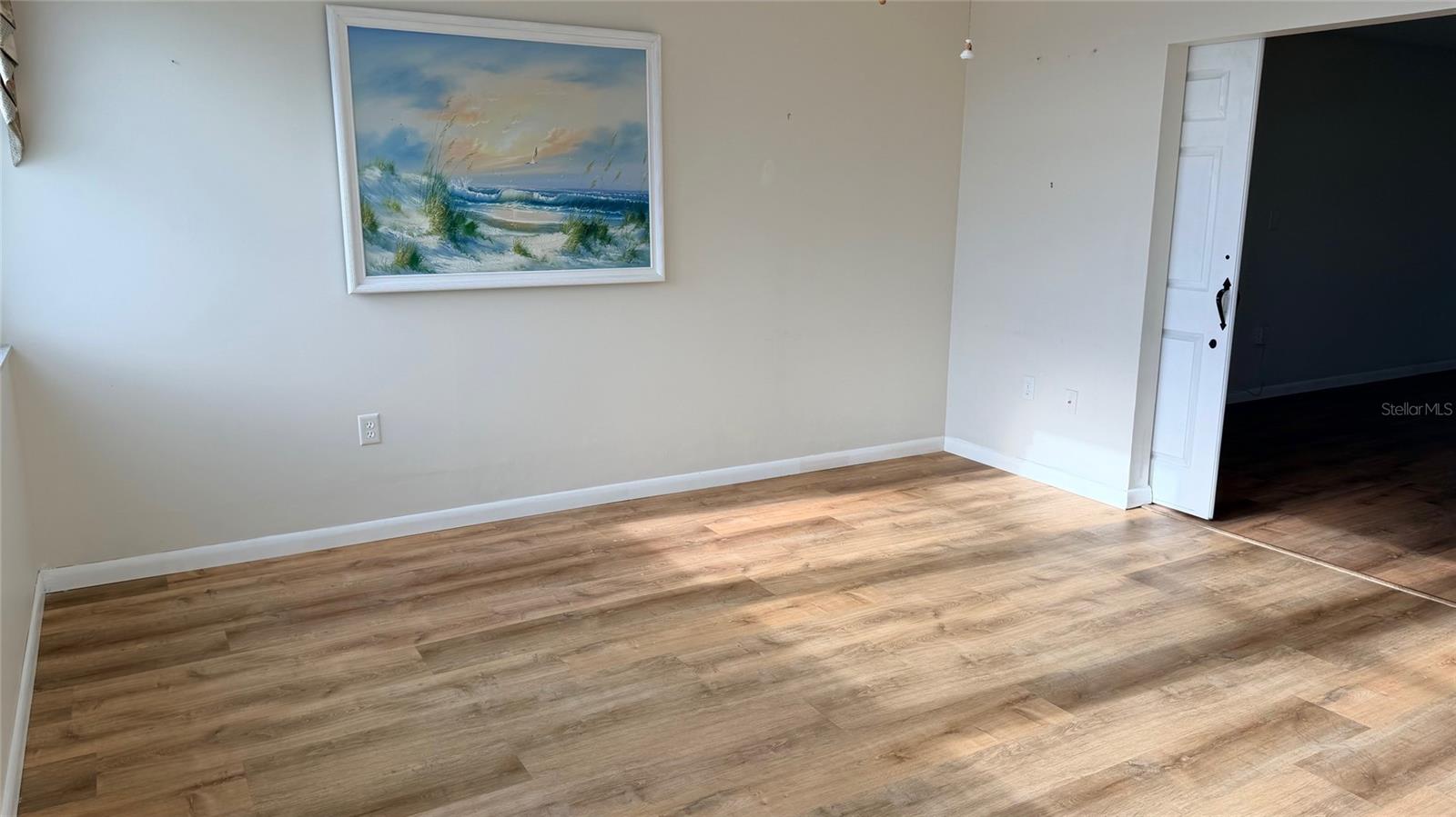 Image 7 of 32 For 5130 Brittany Drive S 807