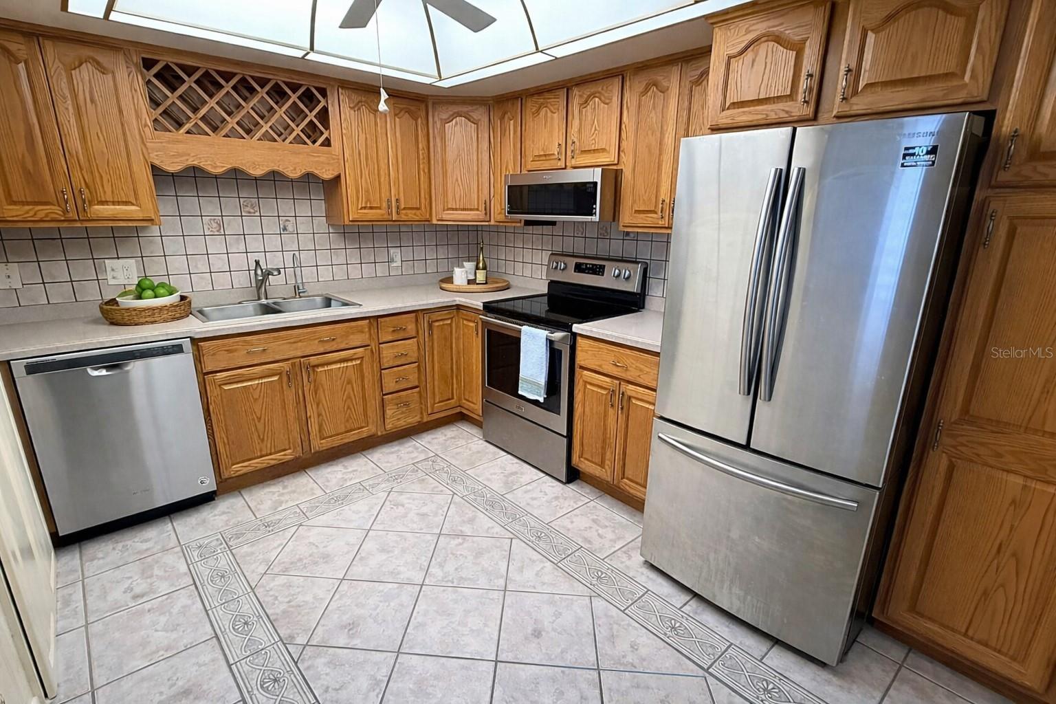 Image 8 of 32 For 5130 Brittany Drive S 807