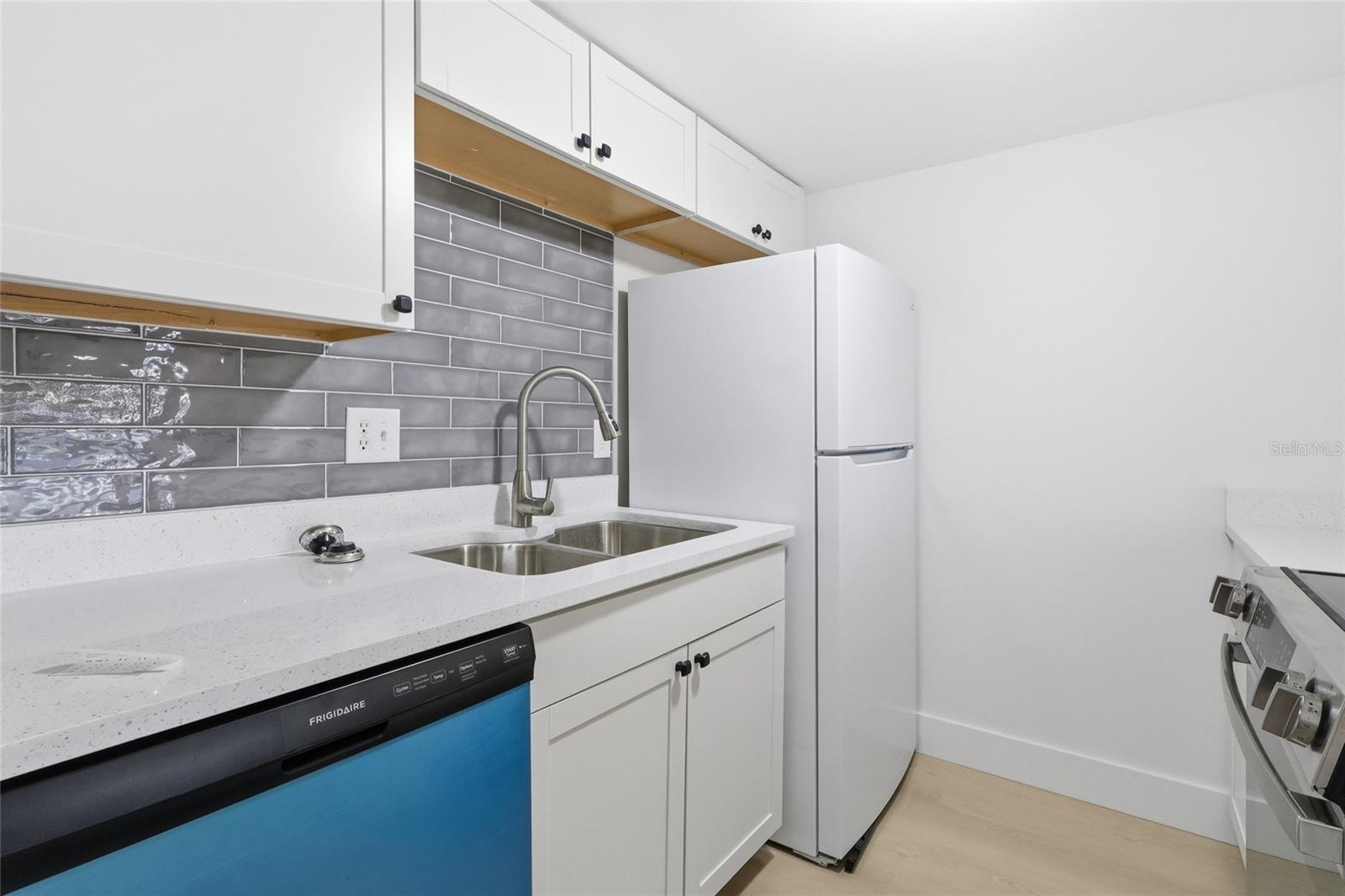 Image 3 of 20 For 1024 82nd Terrace N 1024a