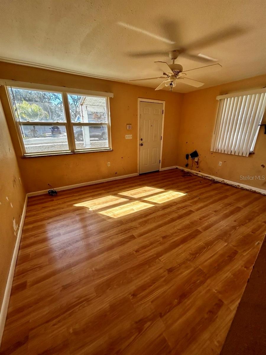 Image 2 of 8 For 413 Magnolia Avenue