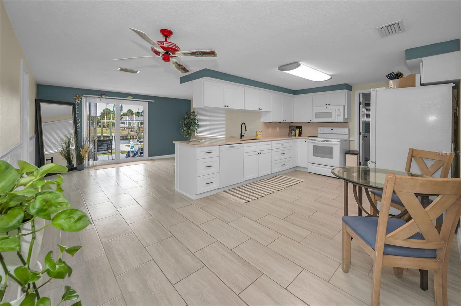 Image 12 of 37 For 5433 Bluepoint Drive