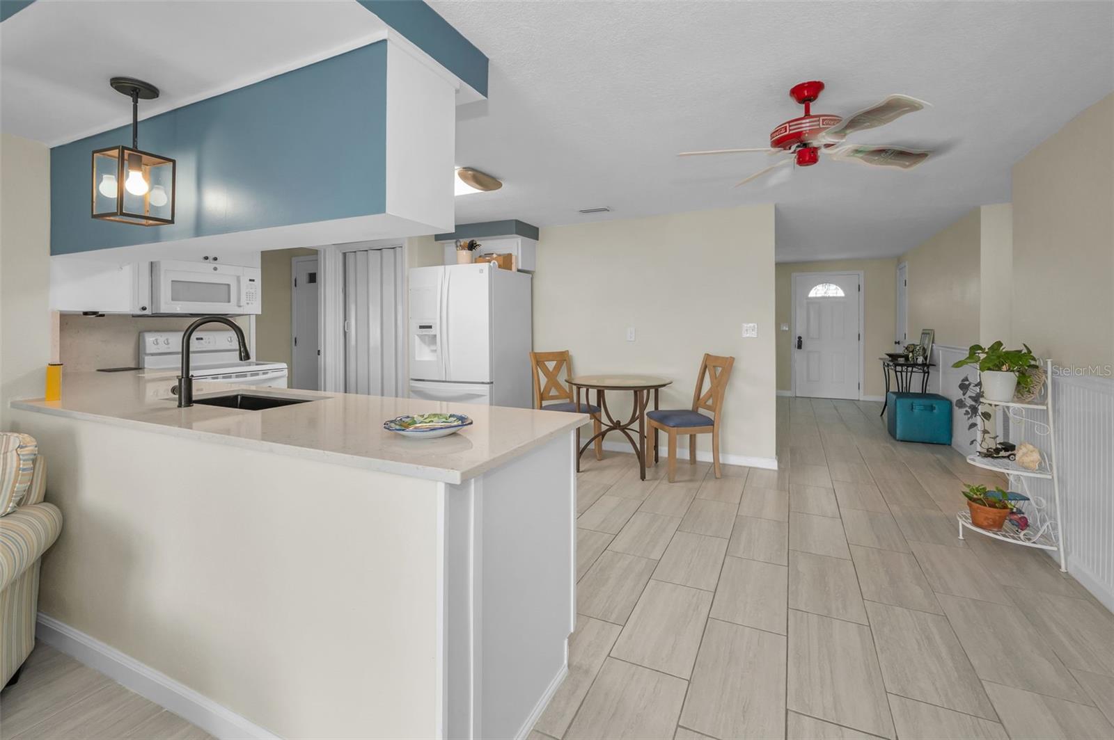 Image 8 of 37 For 5433 Bluepoint Drive