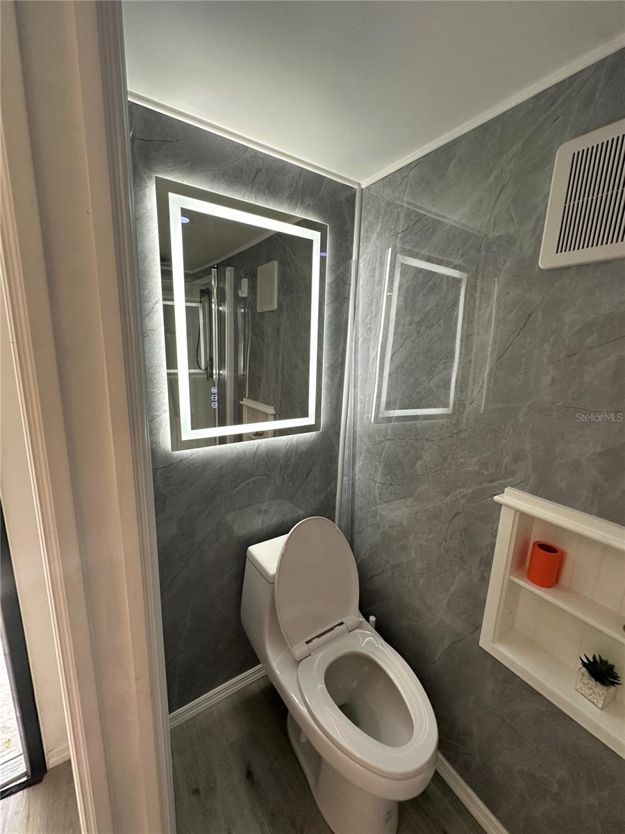 Image 5 of 10 For 2450 14th Avenue N