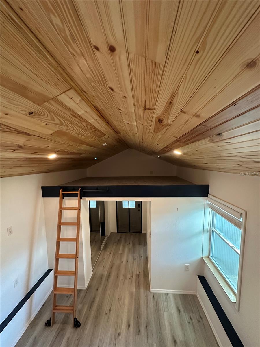 Image 6 of 10 For 2450 14th Avenue N