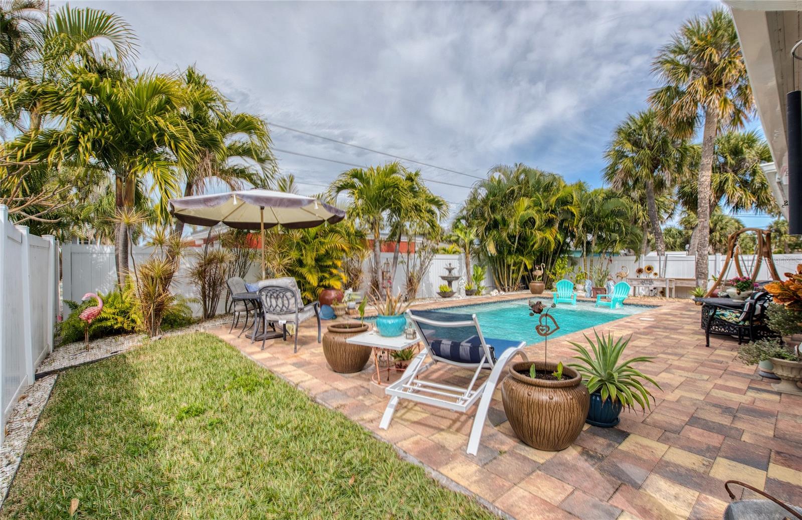 Listing photo id 8 for 621 77th Avenue