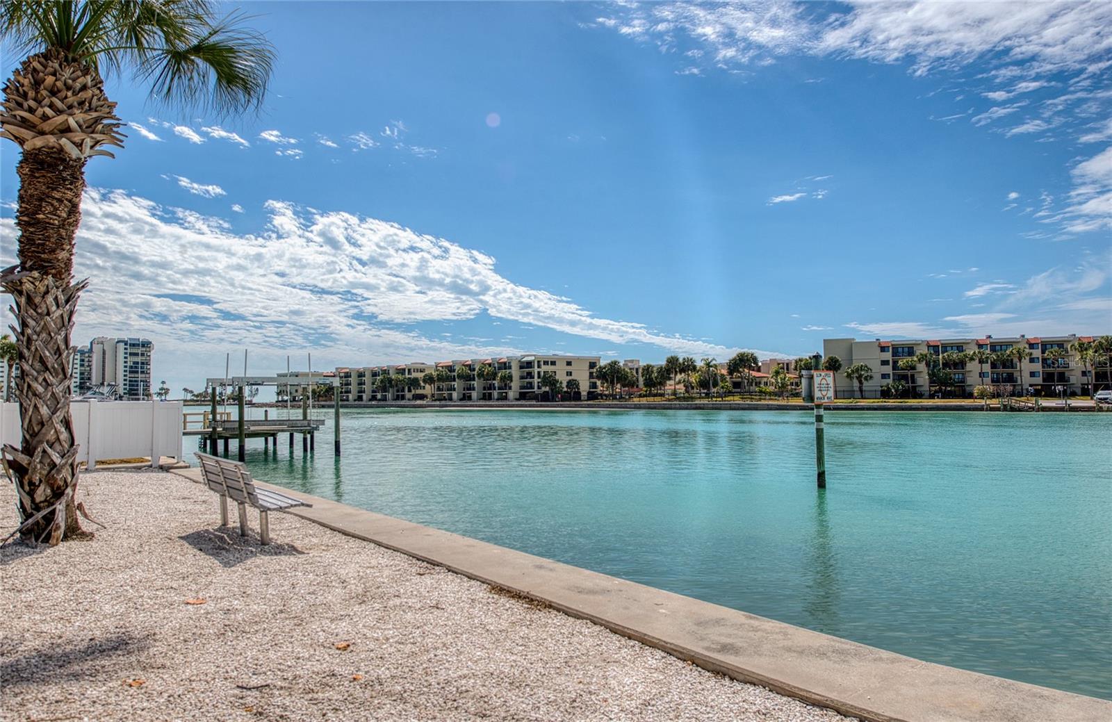 Listing photo id 16 for 621 77th Avenue