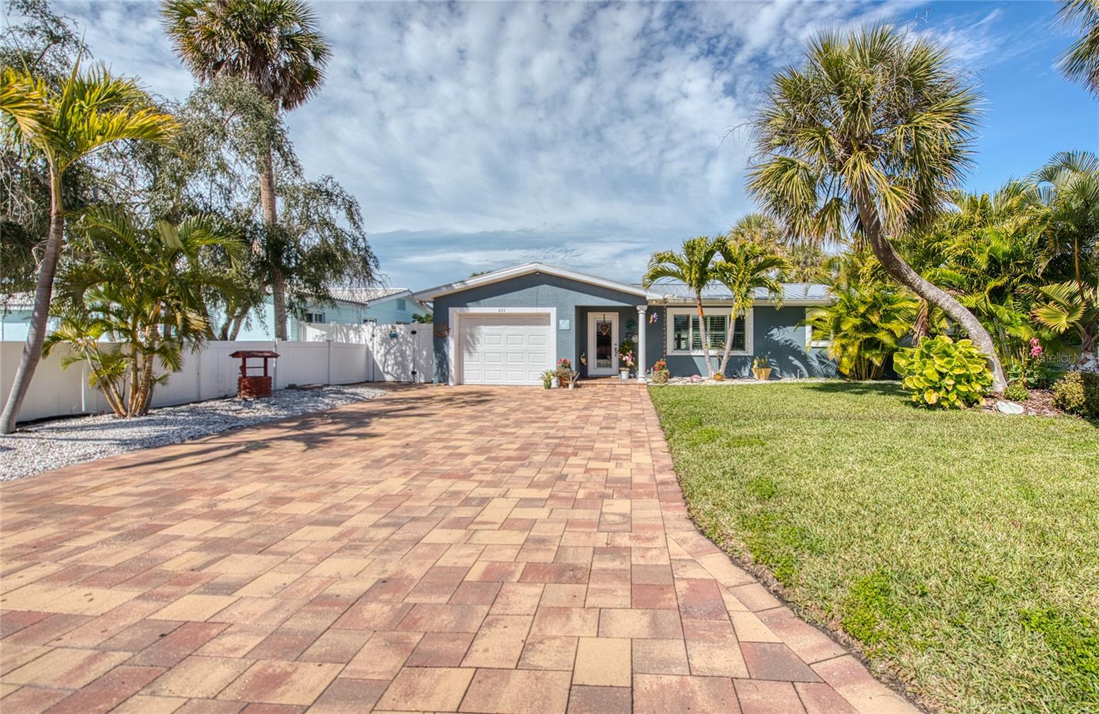 Listing photo id 27 for 621 77th Avenue