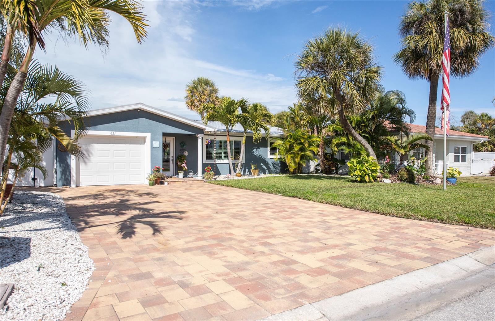 Listing photo id 28 for 621 77th Avenue