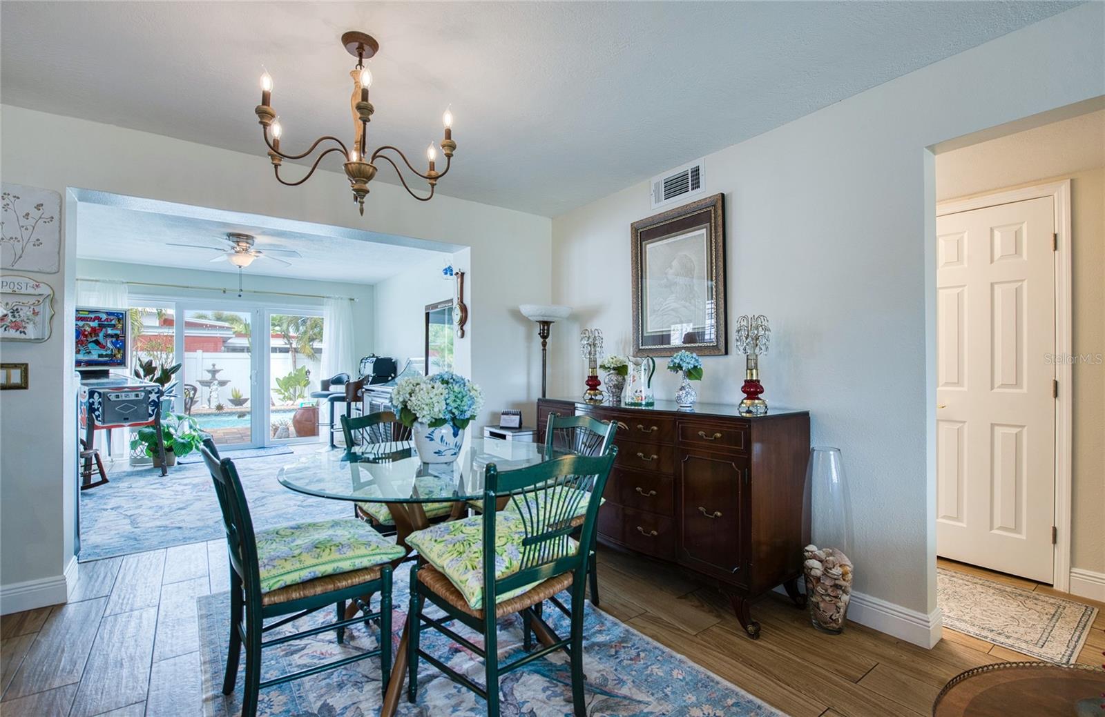 Listing photo id 42 for 621 77th Avenue