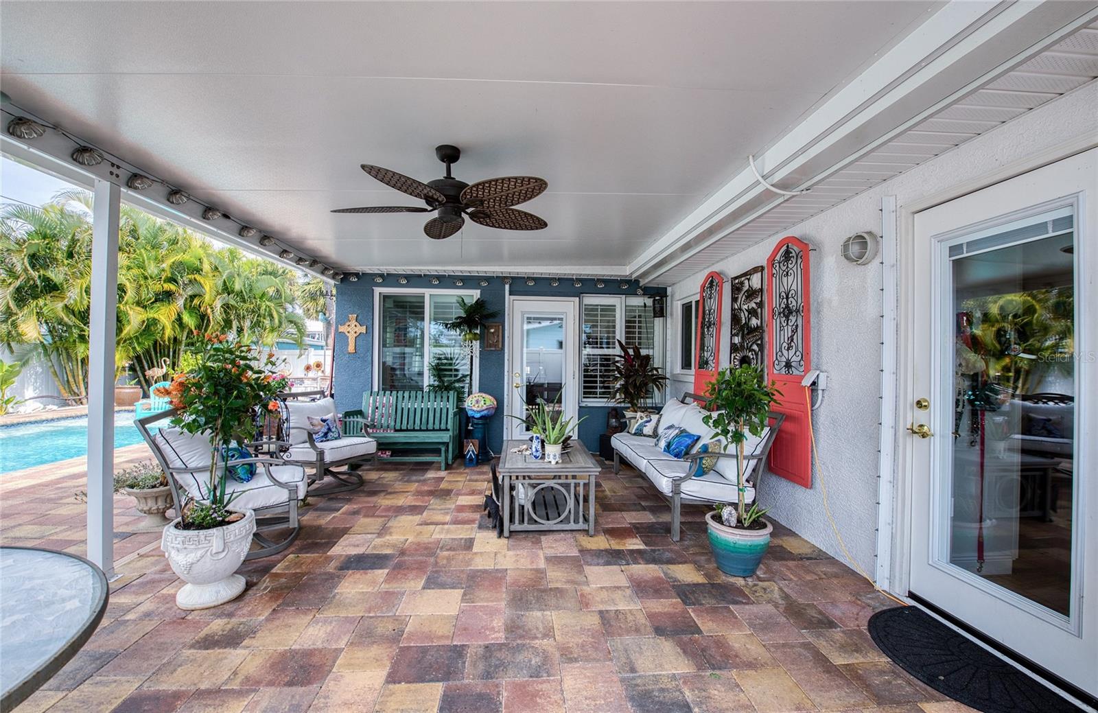 Listing photo id 43 for 621 77th Avenue