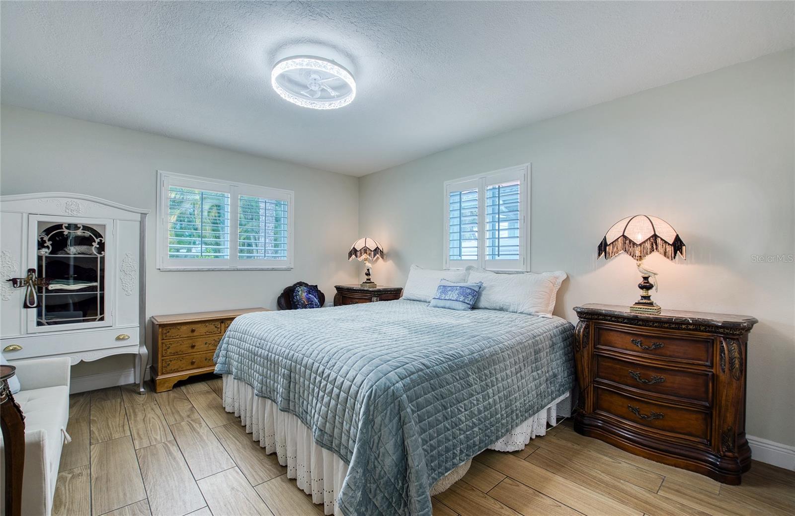 Listing photo id 44 for 621 77th Avenue