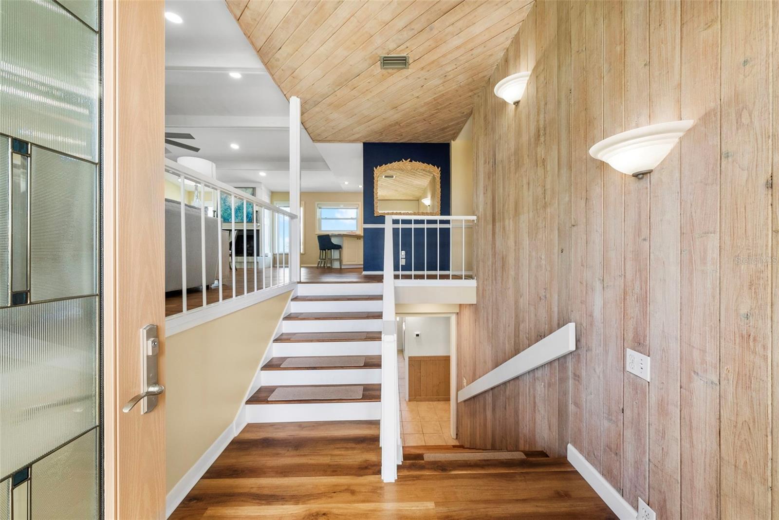 Image 4 of 65 For 2299 Lagoon Drive