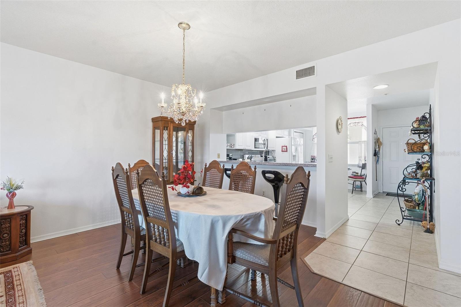 Image 5 of 22 For 960 Starkey Road 2403