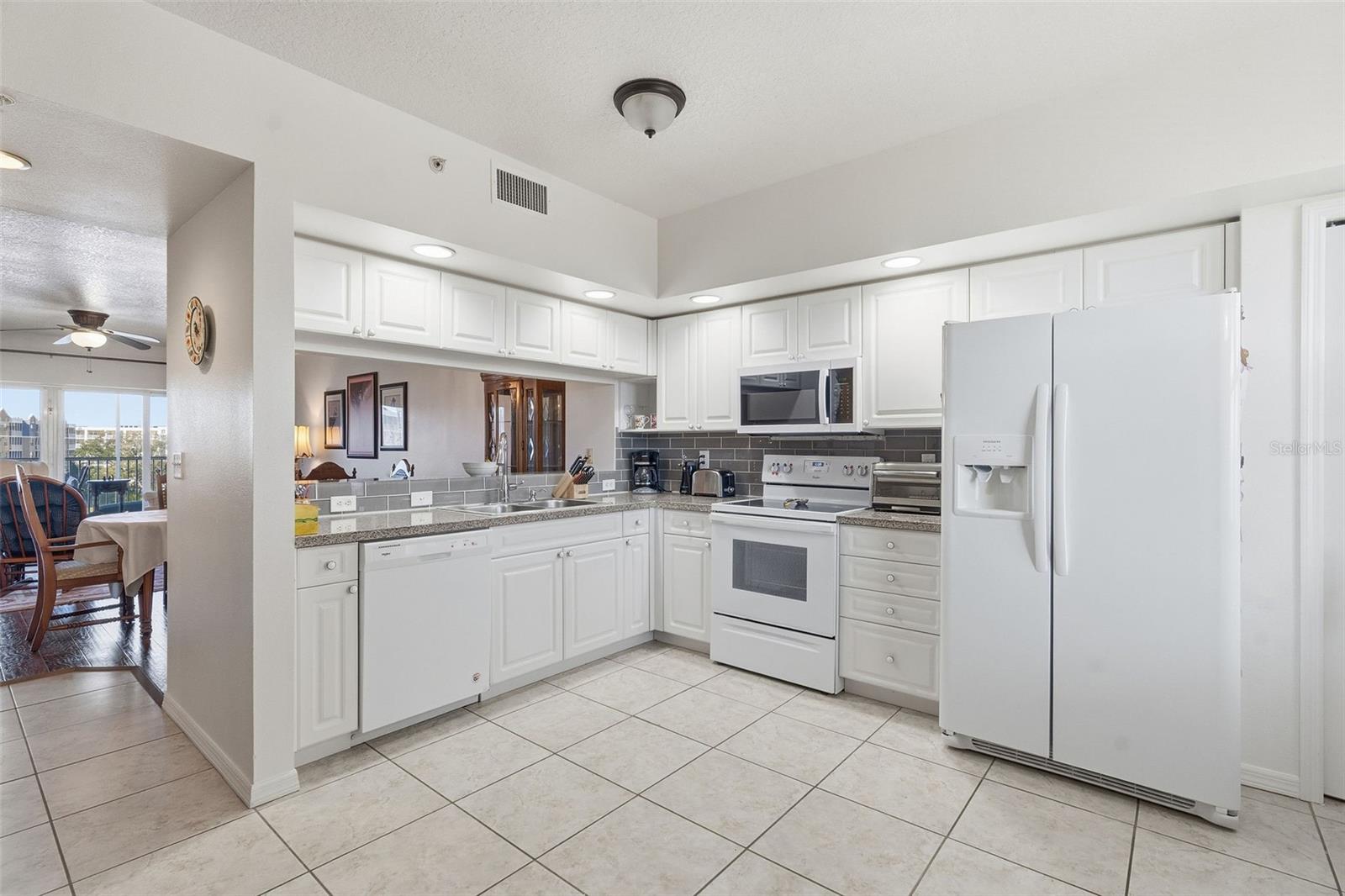 Image 6 of 22 For 960 Starkey Road 2403