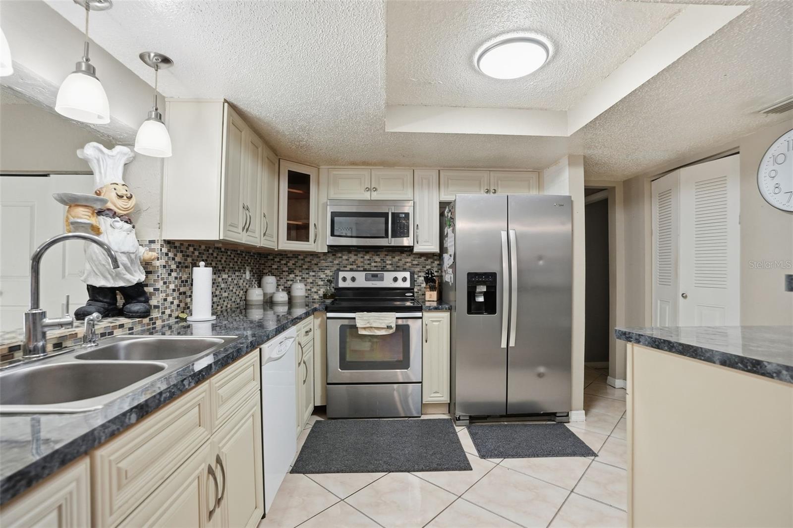 Image 17 of 65 For 13380 Barlington Street