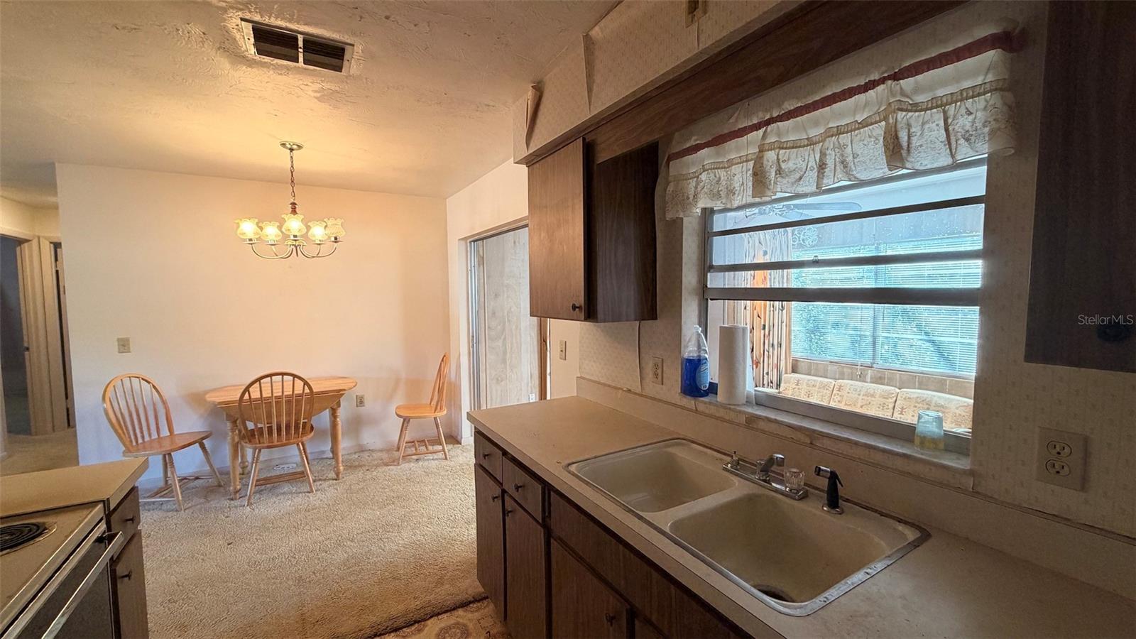 Image 11 of 30 For 4 Arizona Street