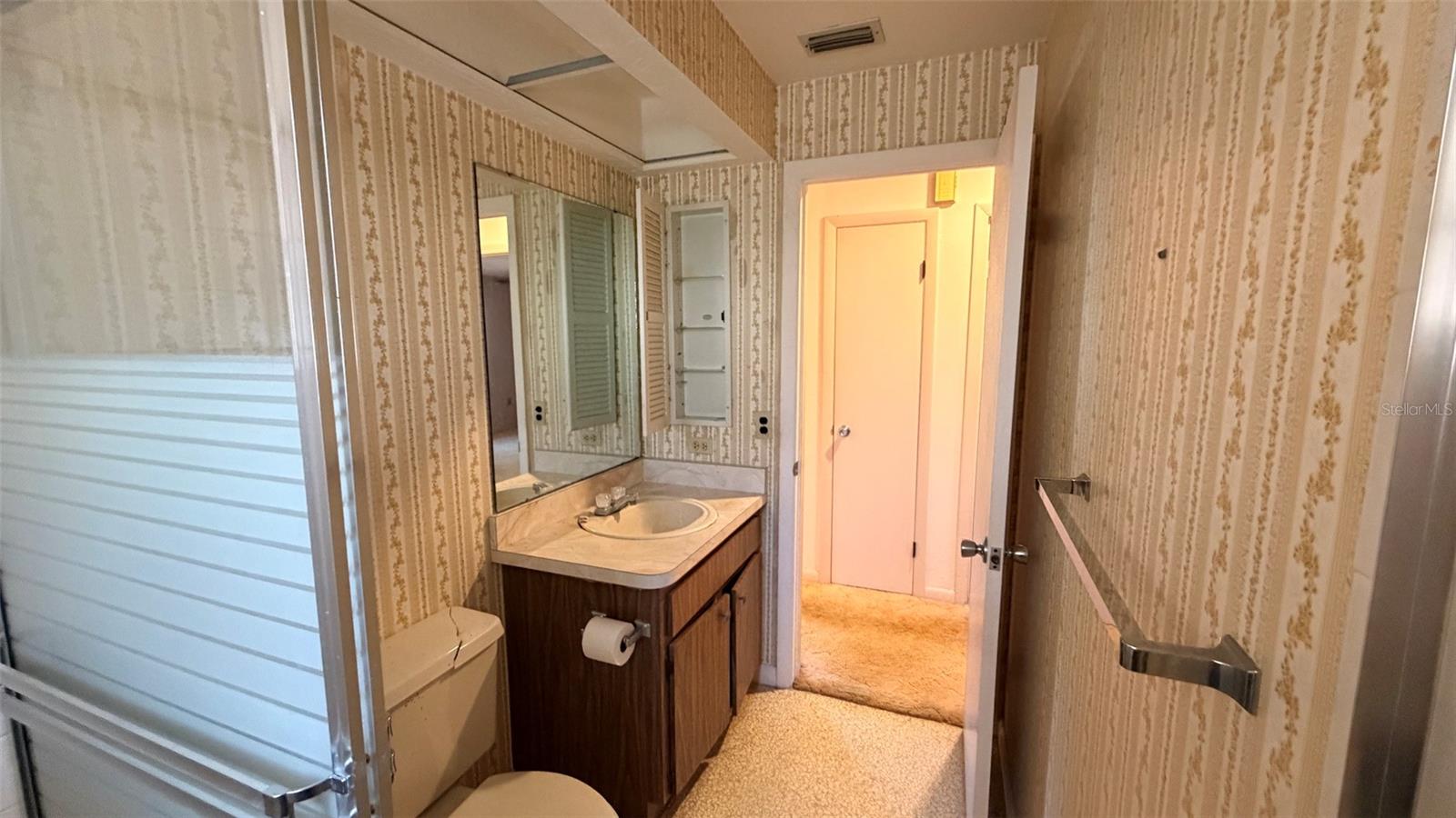 Image 18 of 30 For 4 Arizona Street