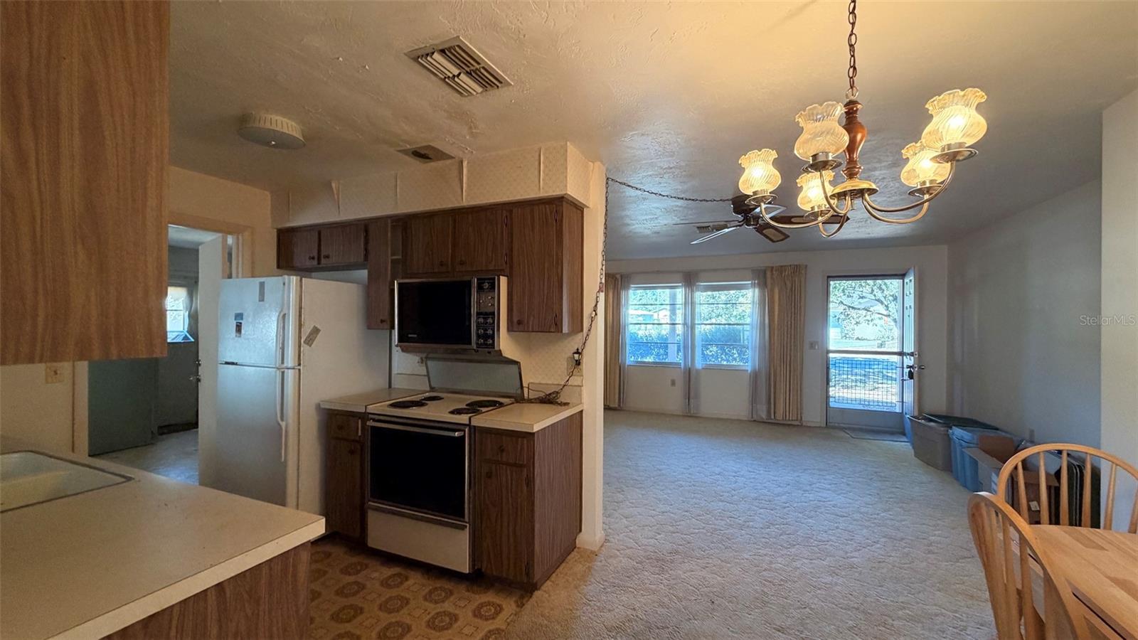 Image 9 of 30 For 4 Arizona Street