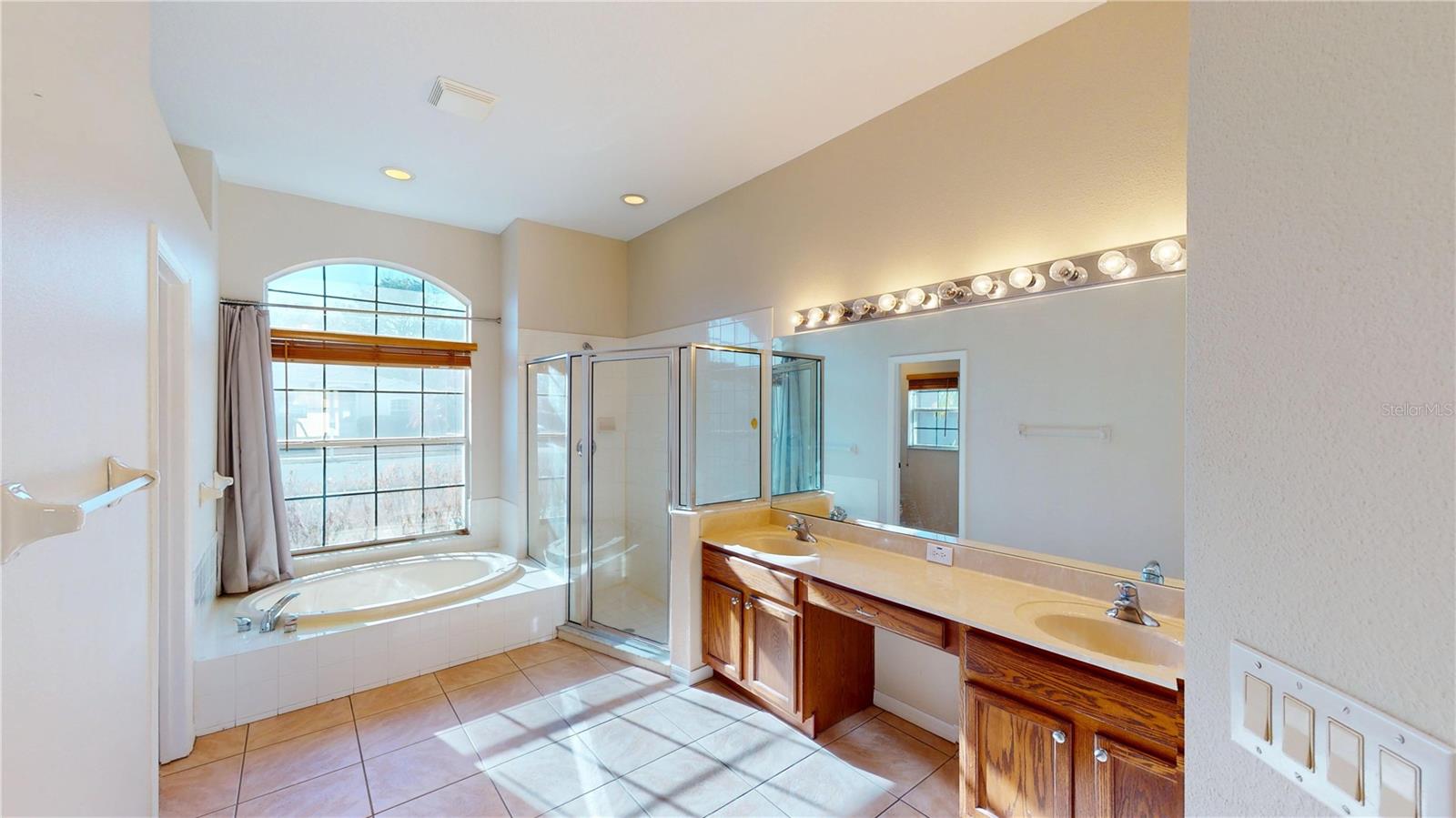 Image 25 of 42 For 6942 Orvicti Court