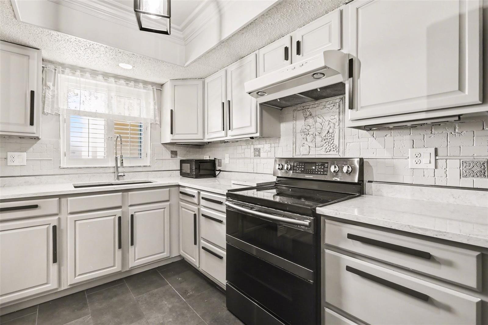 Image 10 of 32 For 4157 Heron Way 302