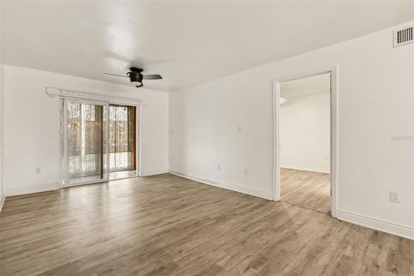 Image 2 of 32 For 4157 Heron Way 302