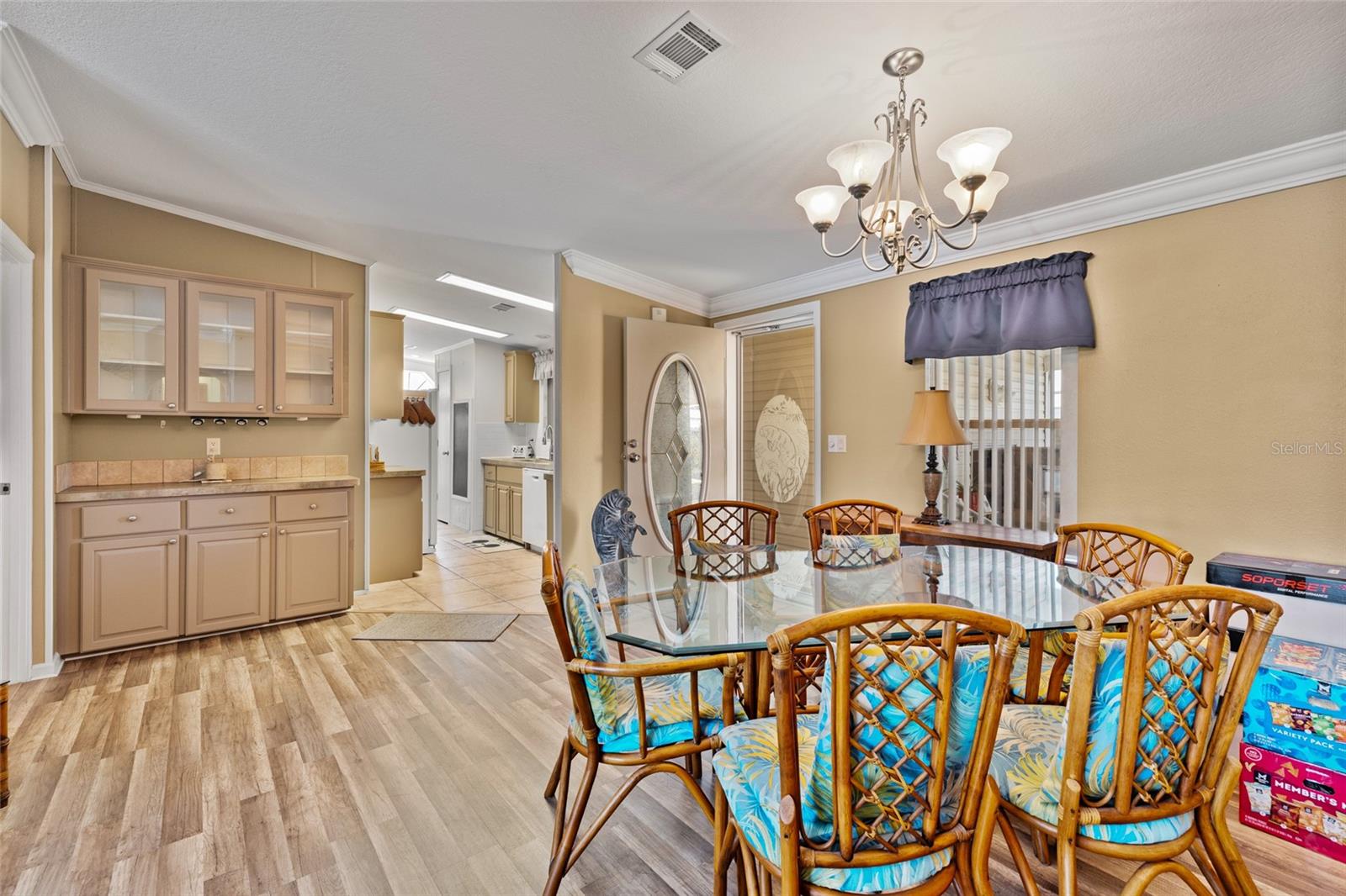 Image 11 of 55 For 134 Americana Court Ne 216