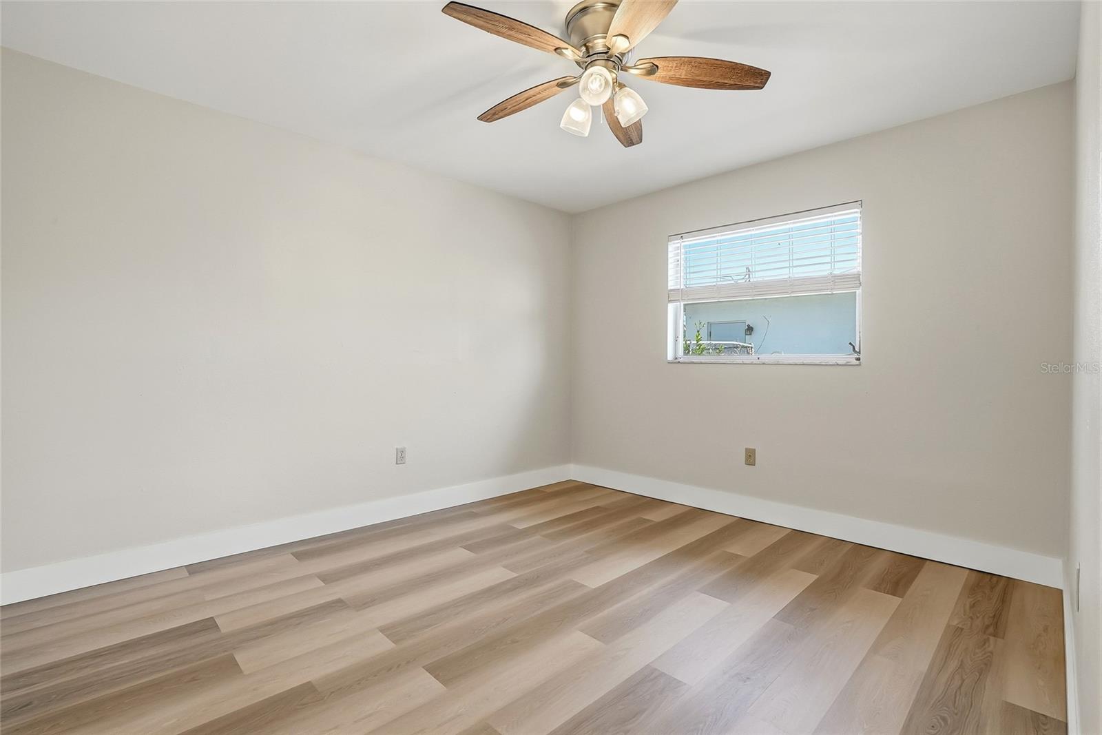 Image 19 of 32 For 1801 62nd Terrace S