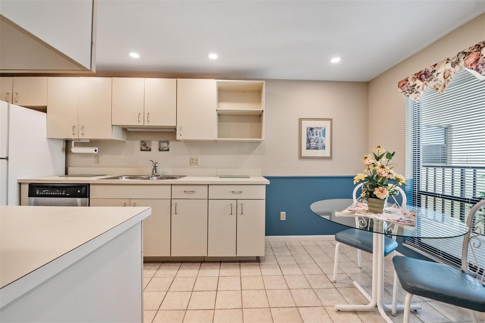 Image 9 of 45 For 3400 Cove Cay Drive 2h