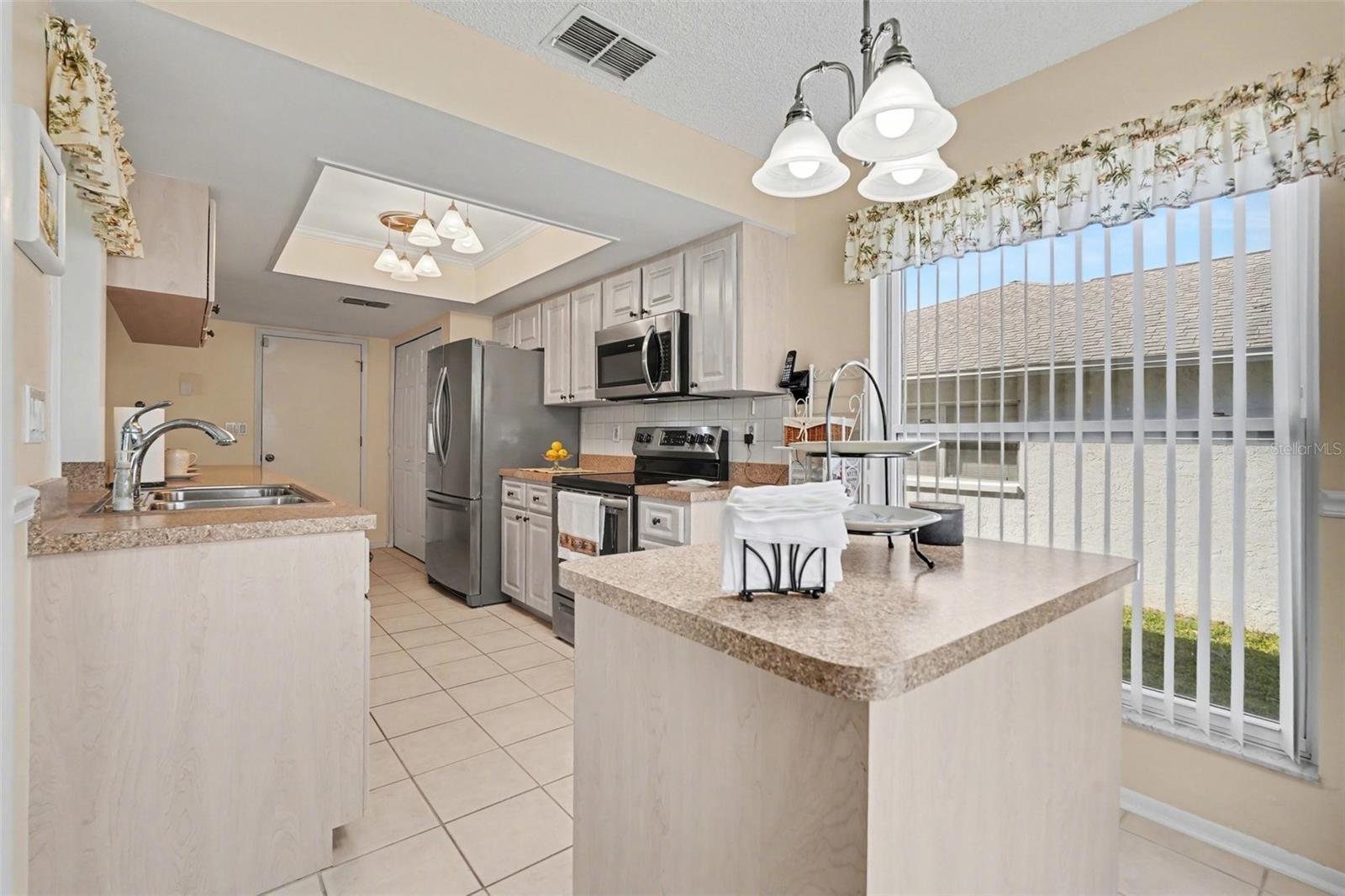 Image 10 of 34 For 3529 Oak Lake Drive