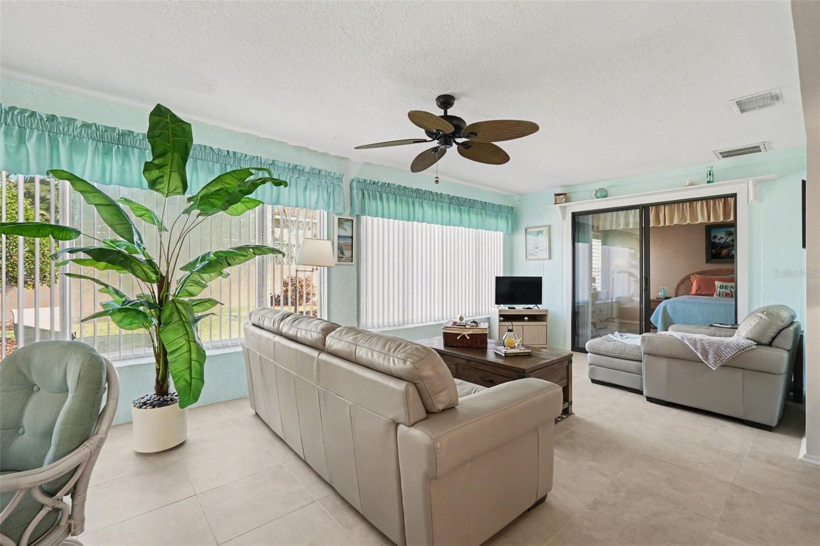 Image 14 of 34 For 3529 Oak Lake Drive