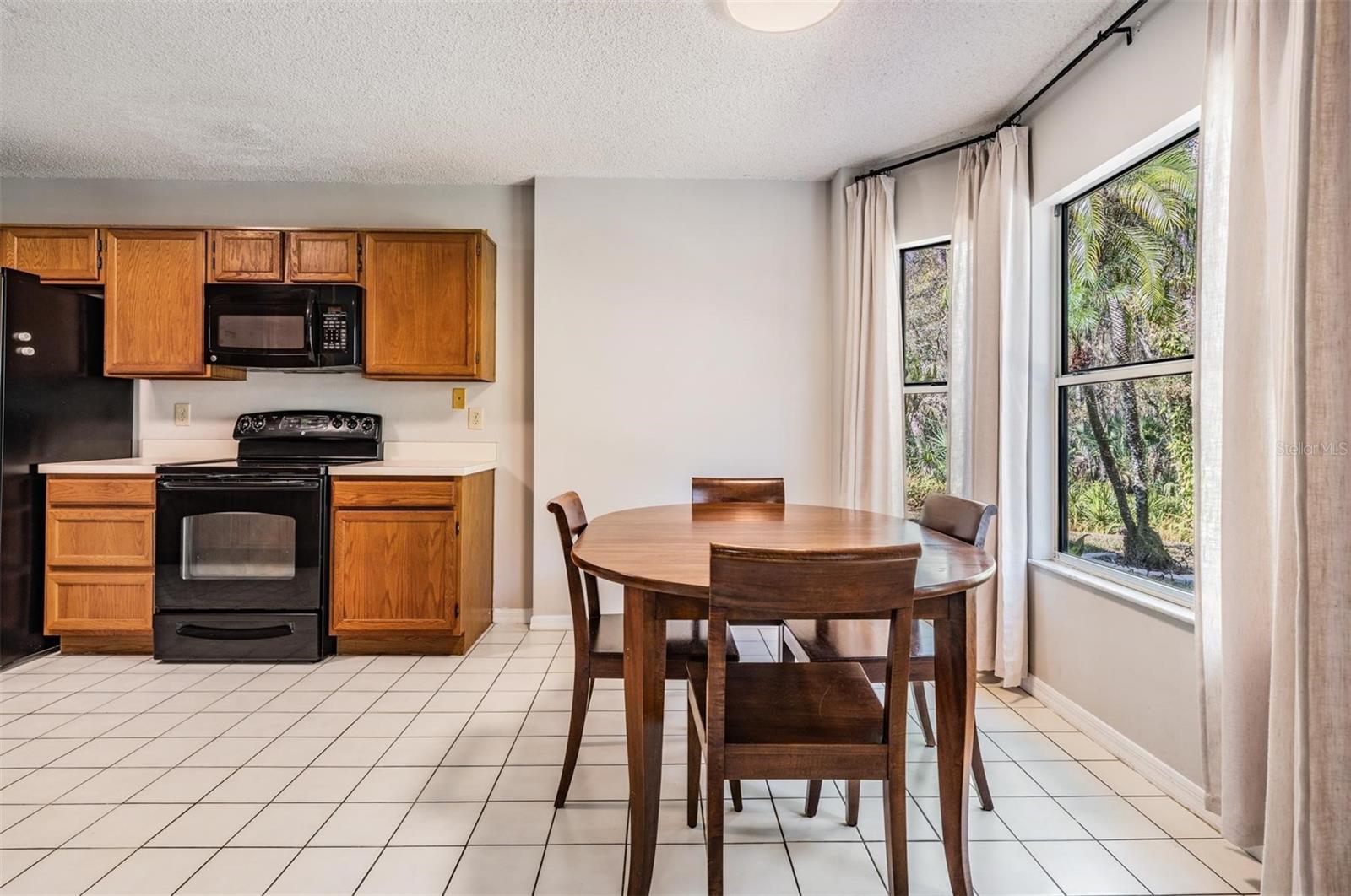 Listing photo id 14 for 16105 Stowe Court