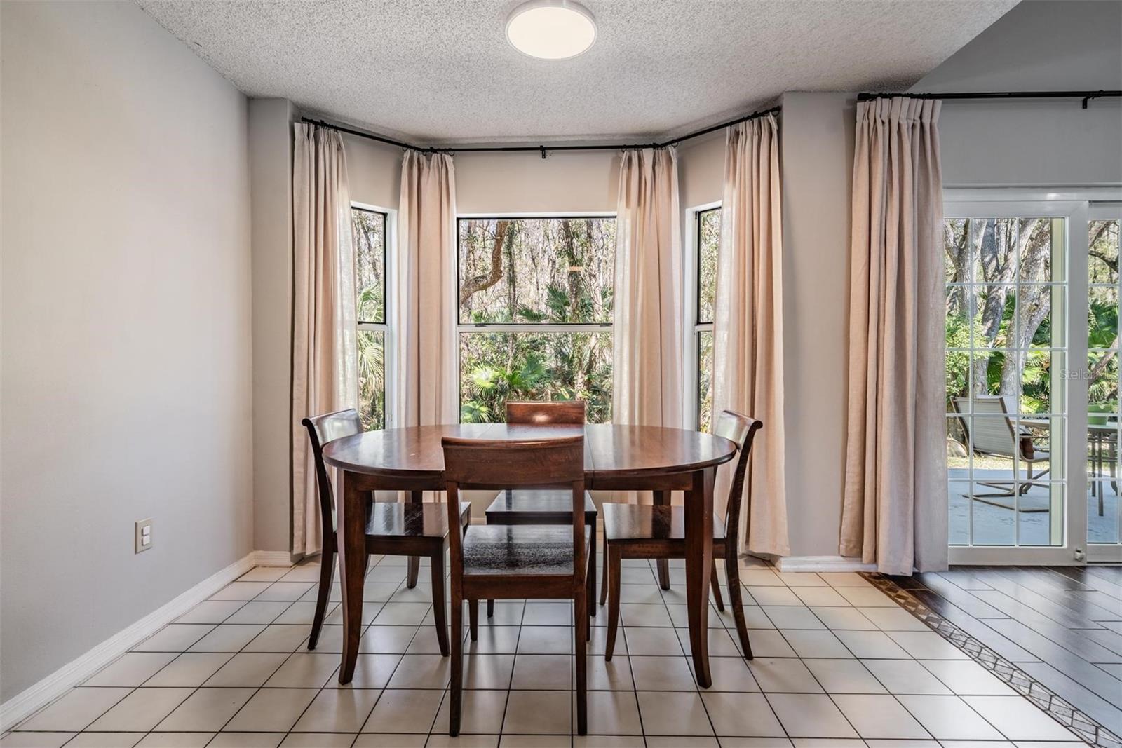 Listing photo id 15 for 16105 Stowe Court