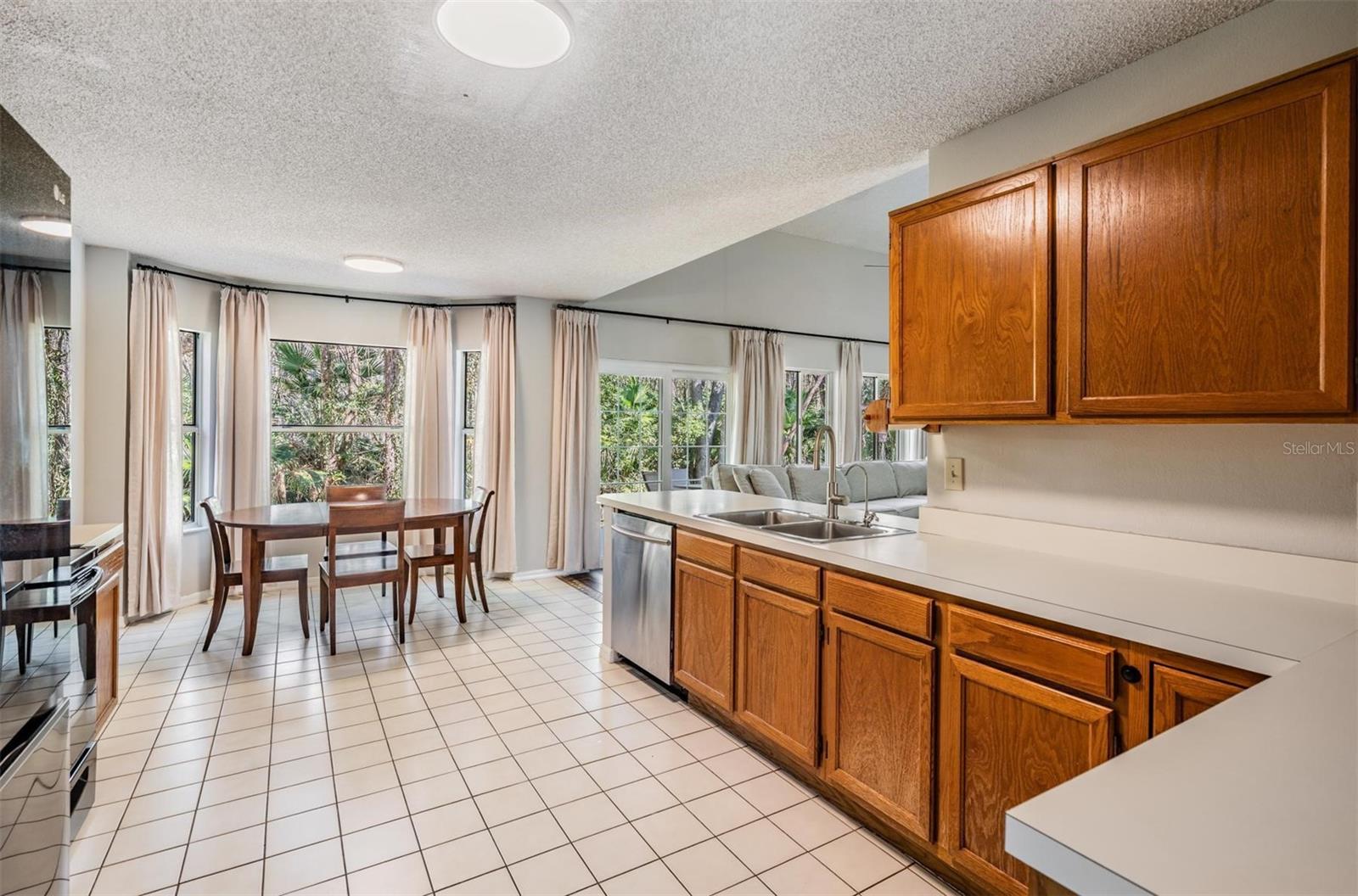 Listing photo id 16 for 16105 Stowe Court