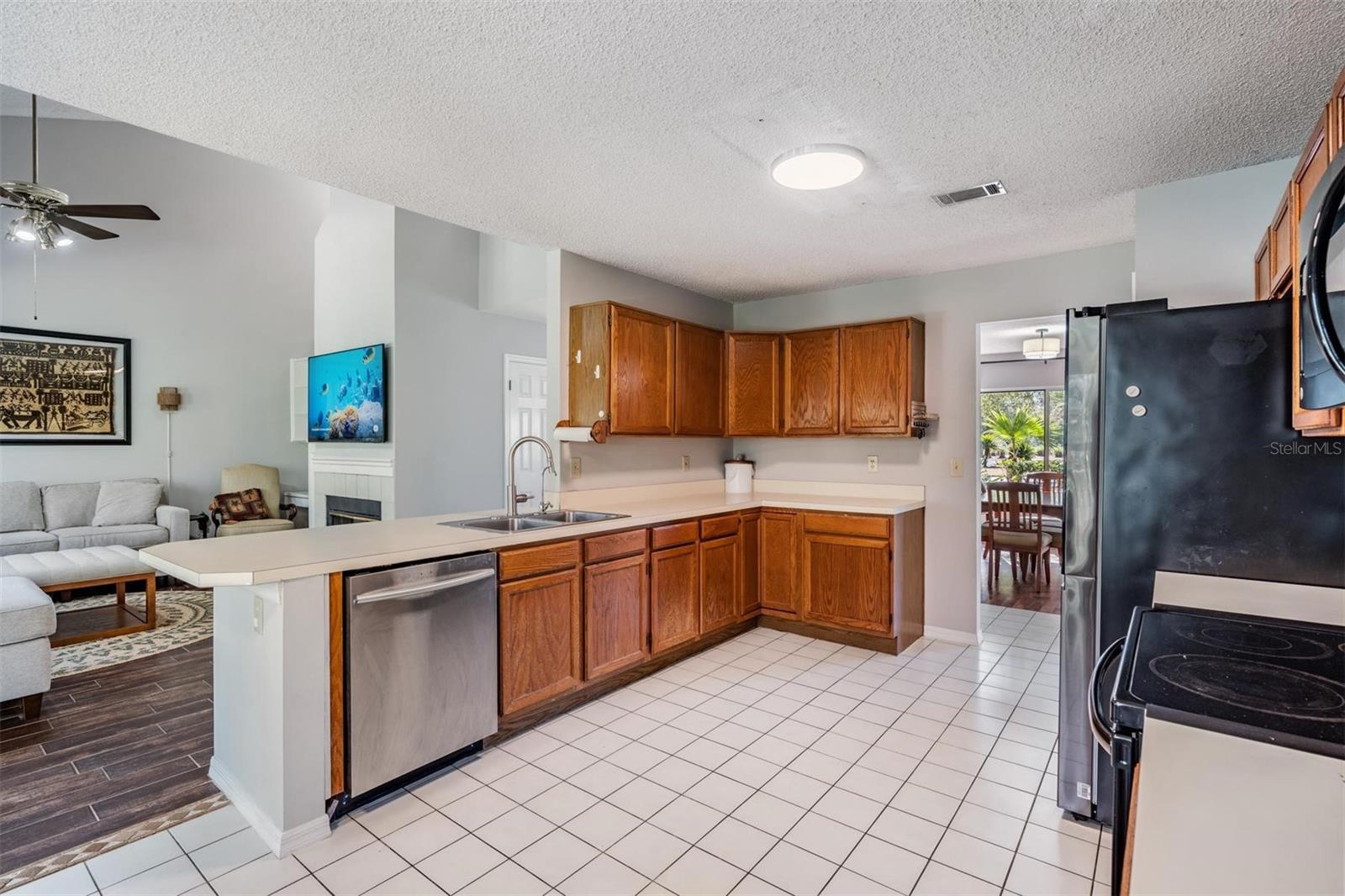 Listing photo id 17 for 16105 Stowe Court