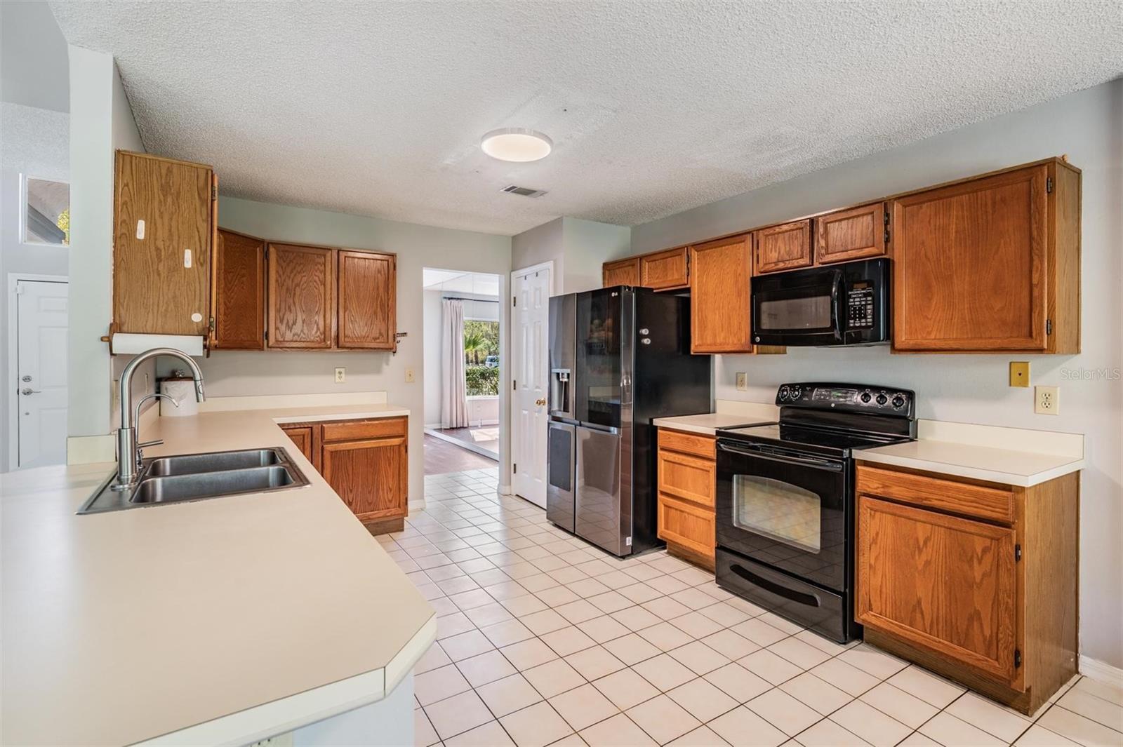 Listing photo id 19 for 16105 Stowe Court