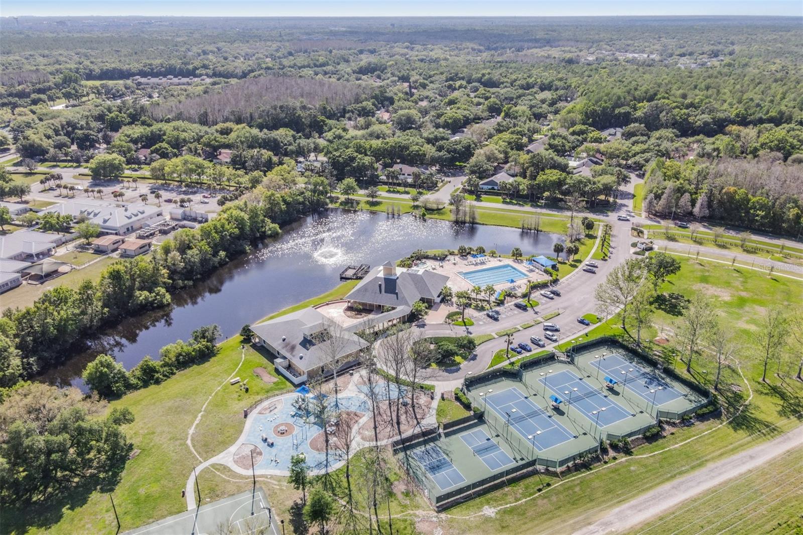 Listing photo id 43 for 16105 Stowe Court