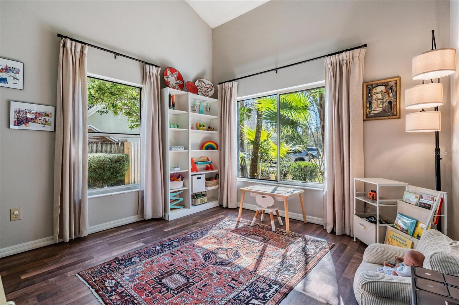 Listing photo id 3 for 16105 Stowe Court