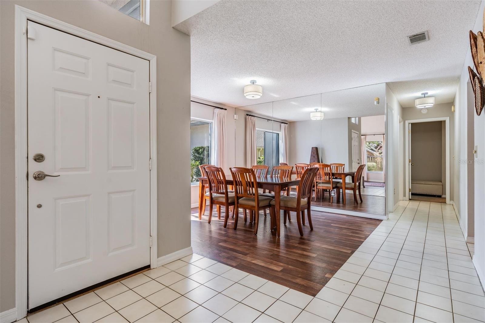 Listing photo id 5 for 16105 Stowe Court