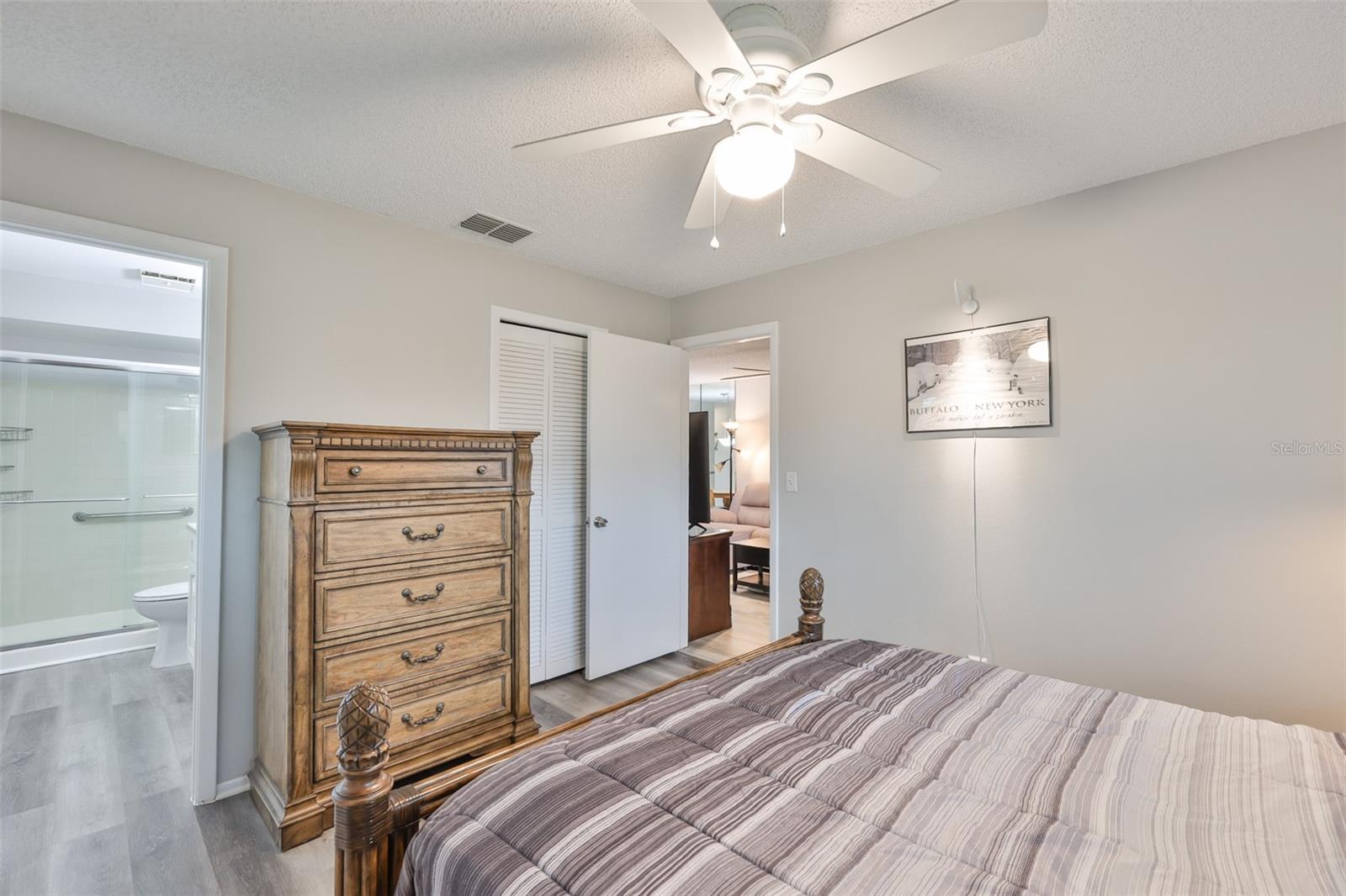 Image 18 of 32 For 2460 Northside Drive 506