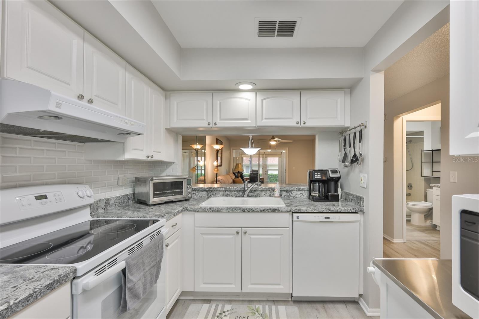 Image 7 of 32 For 2460 Northside Drive 506