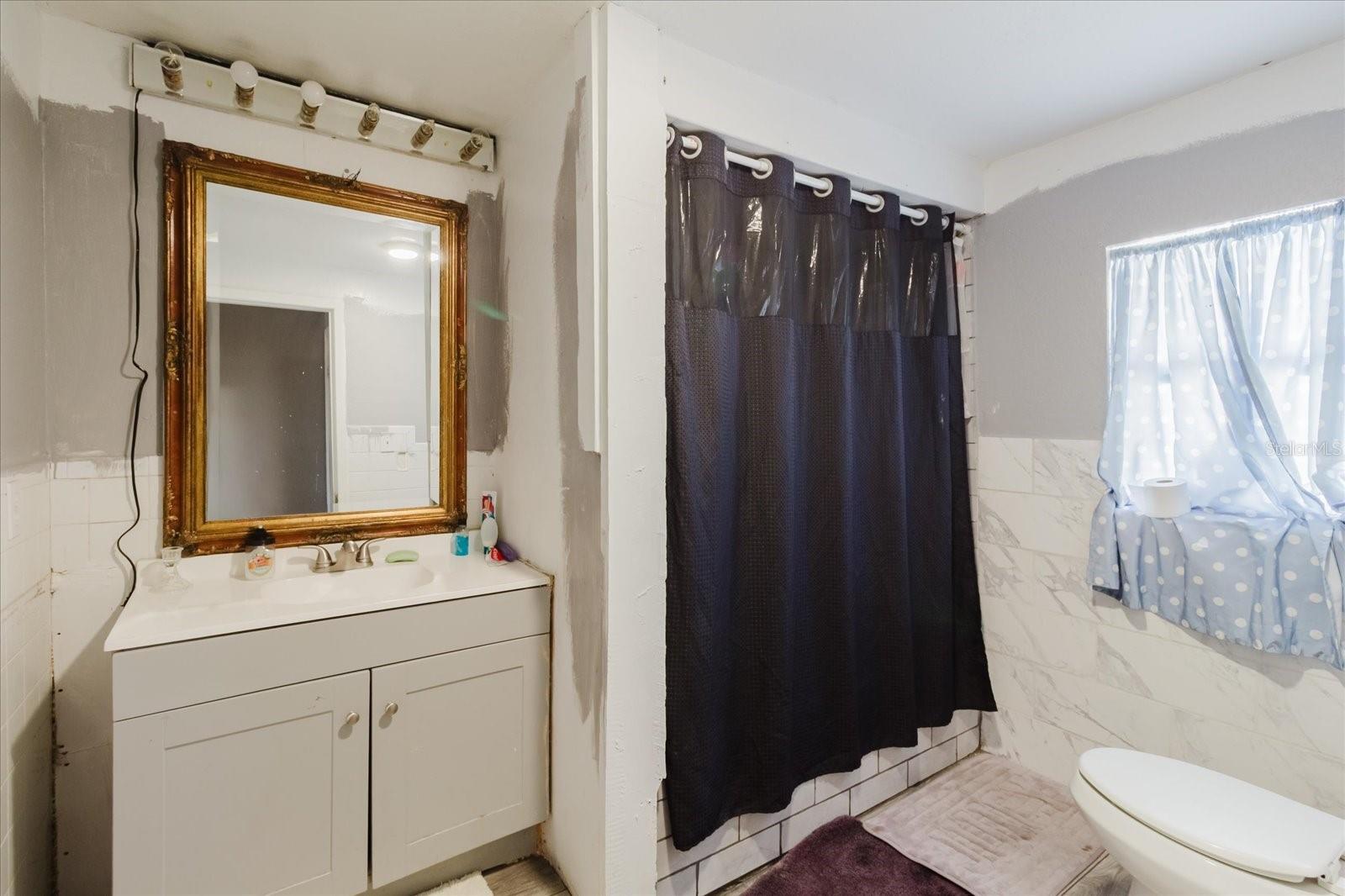 Image 16 of 70 For 2006 Stuart Street