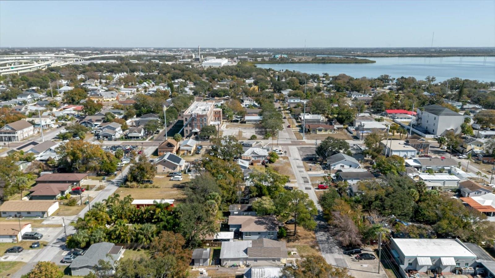 Image 27 of 70 For 2006 Stuart Street