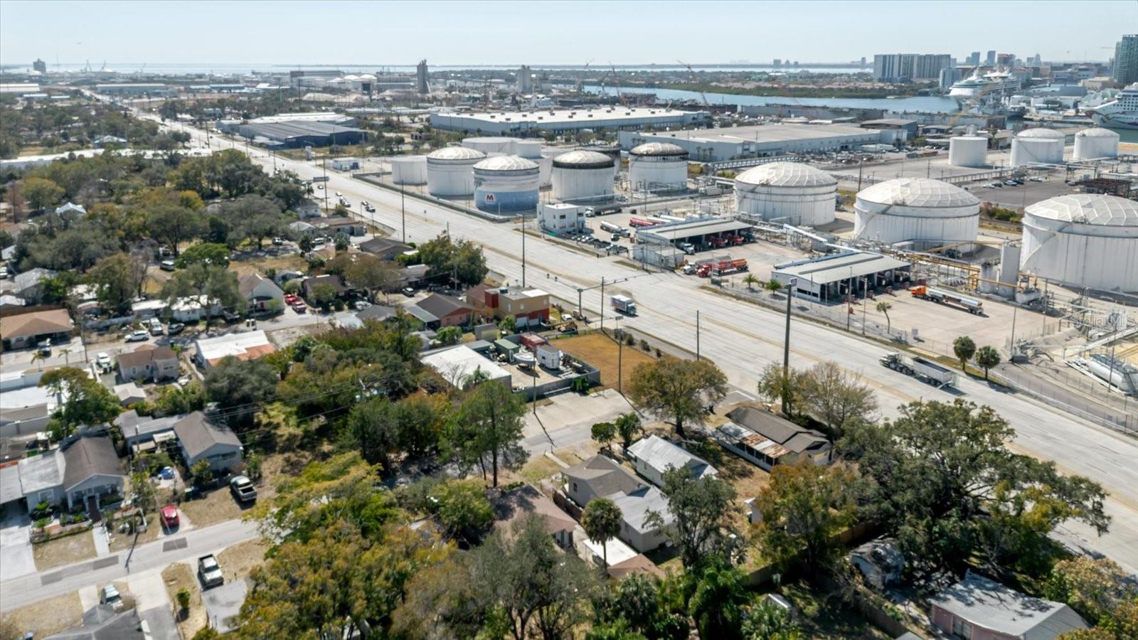 Image 40 of 70 For 2006 Stuart Street